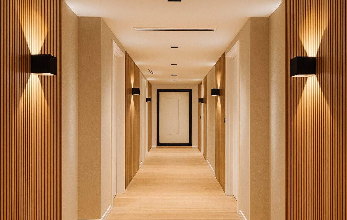 zabudowa-korytarz-panele